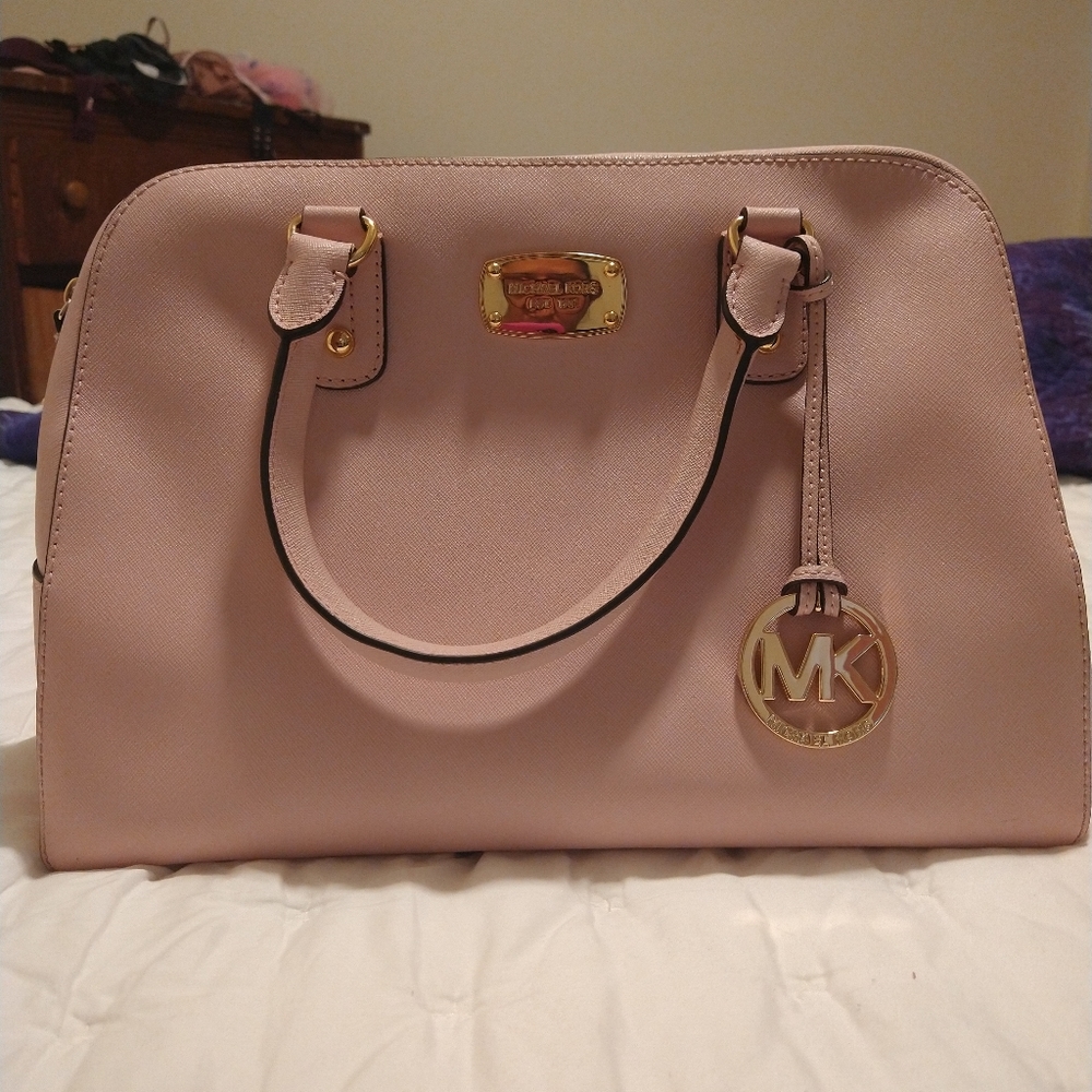 Light pink Michael kors purse